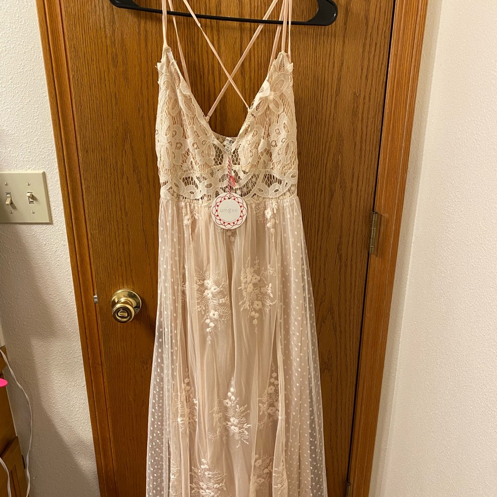 umgee sz Medium lace maxi dress NWT